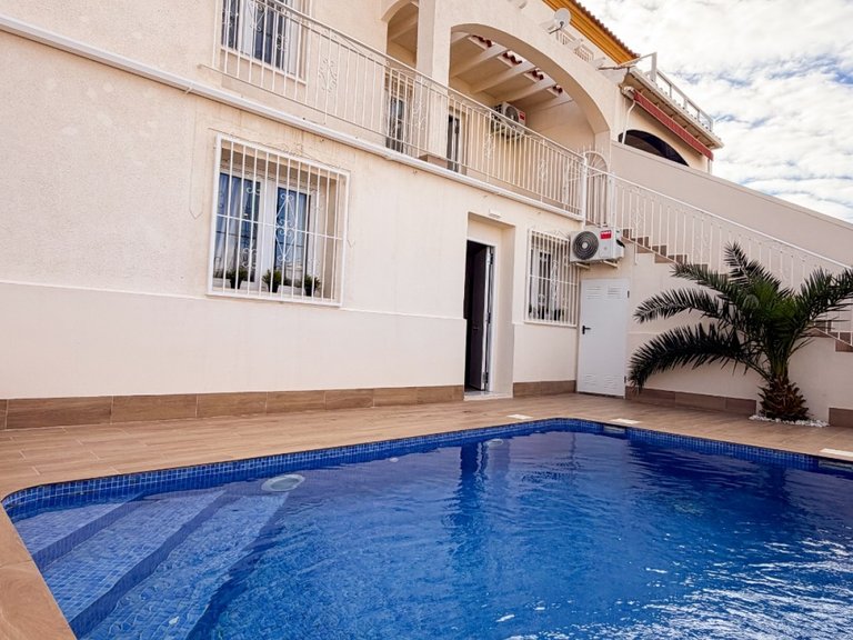 Villa for Sale in Torrevieja, Alicante 2