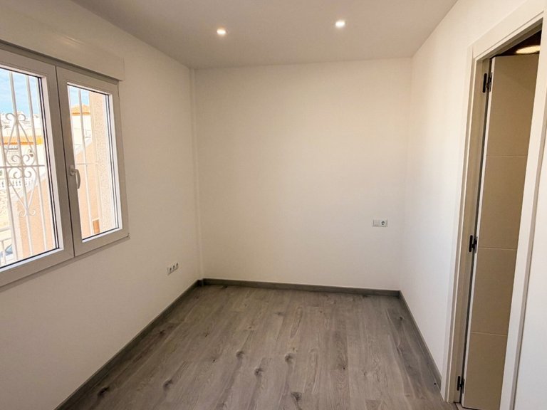 Villa for Sale in Torrevieja, Alicante 15