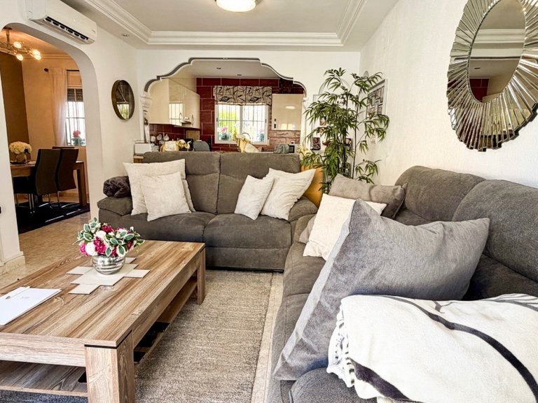 Villa for Sale in San Miguel De Salinas, Alicante 4