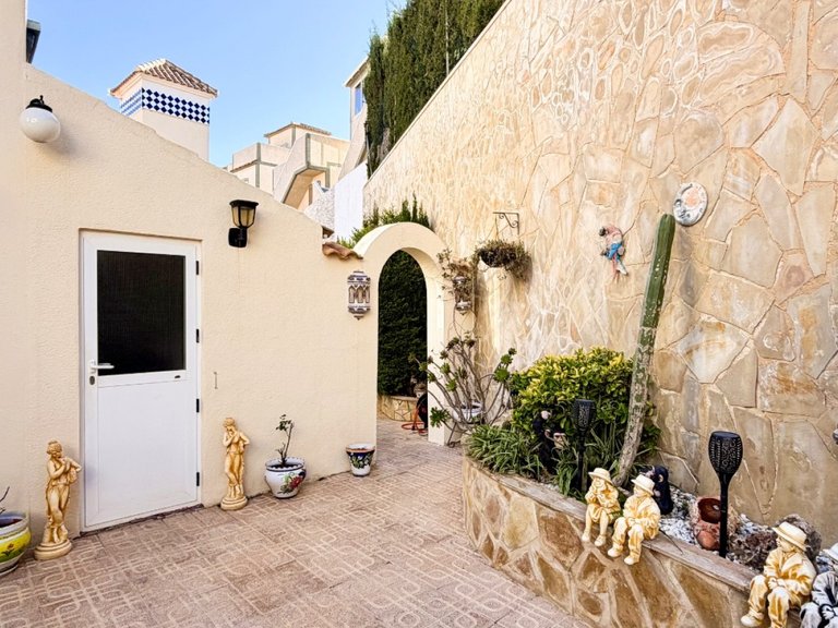 Villa for Sale in San Miguel De Salinas, Alicante 26