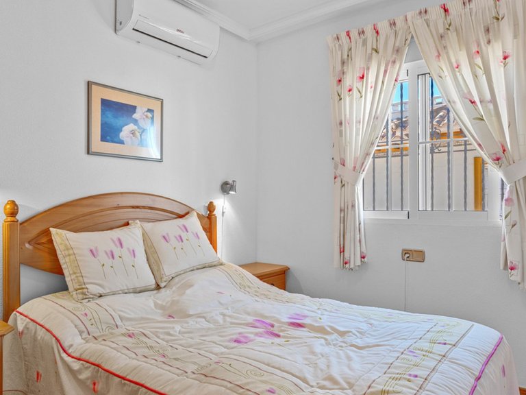 Town House for Sale in Orihuela Costa, Alicante 16
