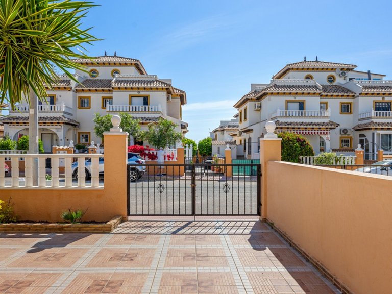 Town House for Sale in Orihuela Costa, Alicante 35
