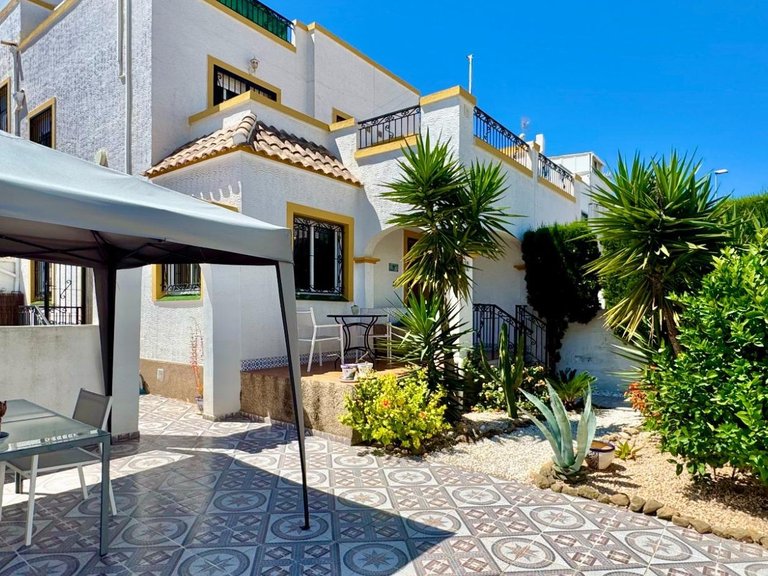 Villa for Sale in Orihuela Costa, Alicante 1