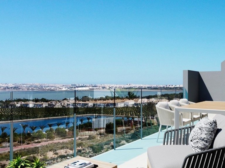 Villa for Sale in Torrevieja, Alicante 2