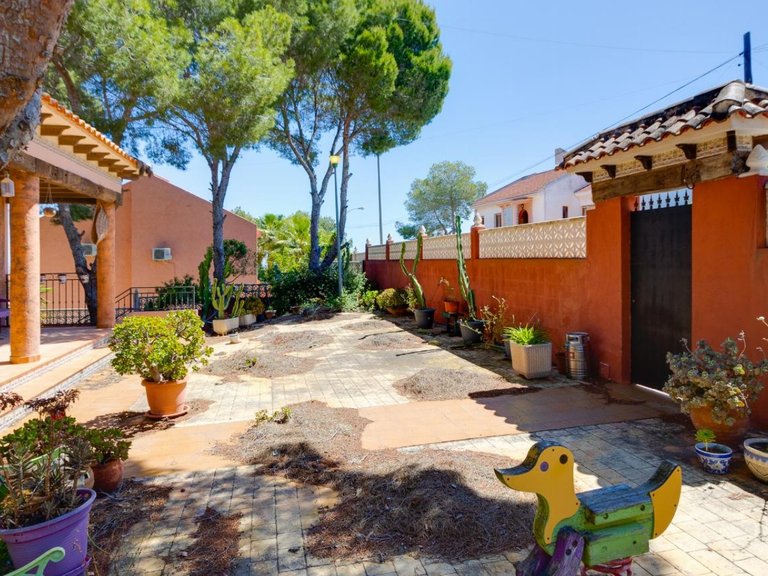 Villa for Sale in San Miguel De Salinas, Alicante 37