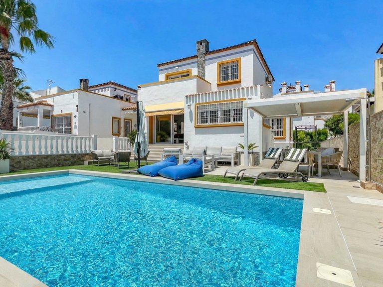 Villa for Sale in Orihuela Costa, Alicante 23