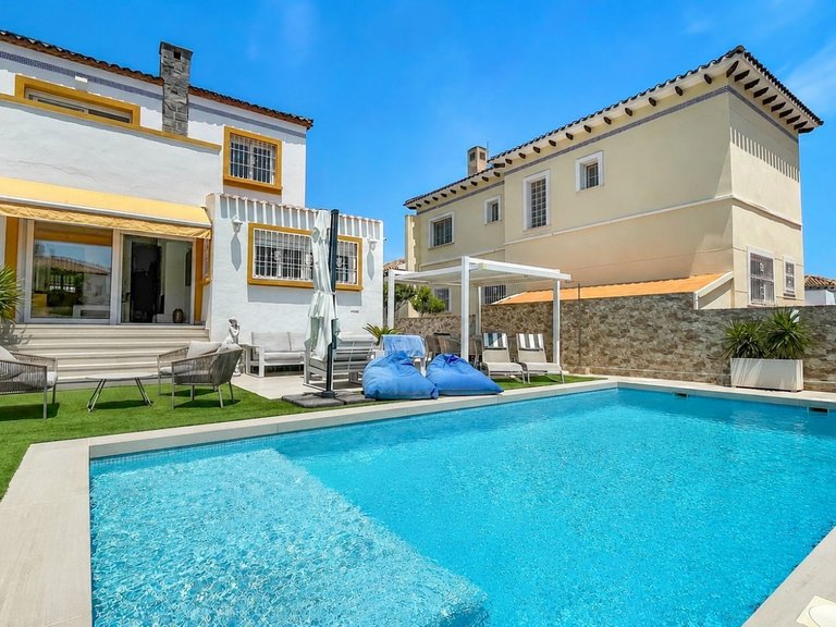 Villa for Sale in Orihuela Costa, Alicante 24