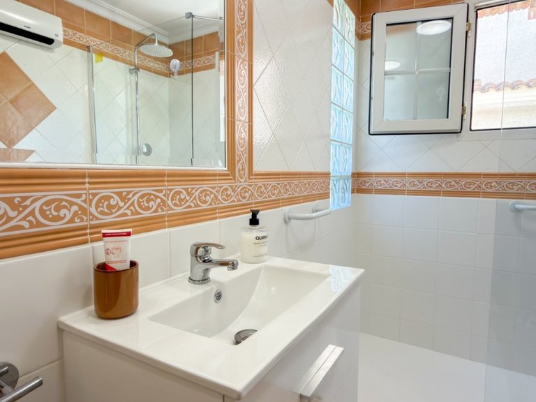 Villa for Sale in Orihuela Costa, Alicante 28