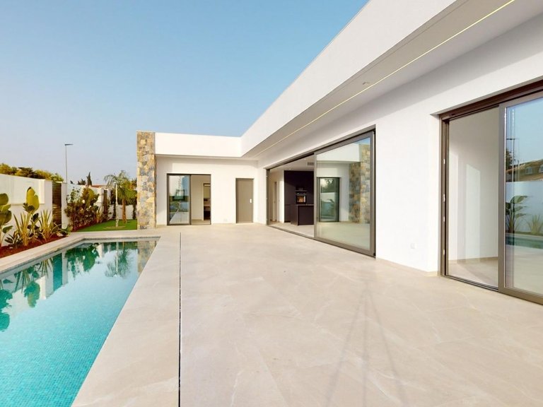 Villa for Sale in Los Alcazares, Murcia 1