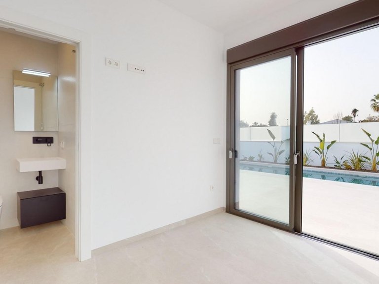 Villa for Sale in Los Alcazares, Murcia 11