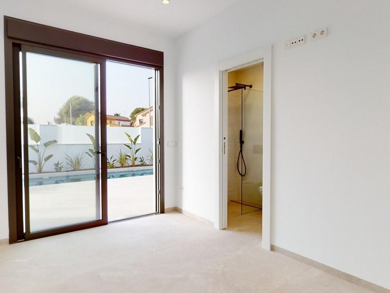 Villa for Sale in Los Alcazares, Murcia 14
