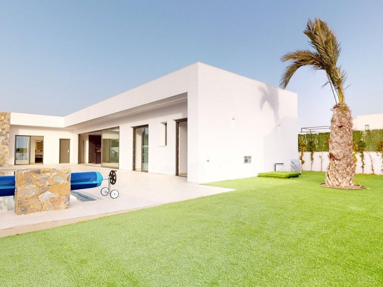 Villa for Sale in Los Alcazares, Murcia 30