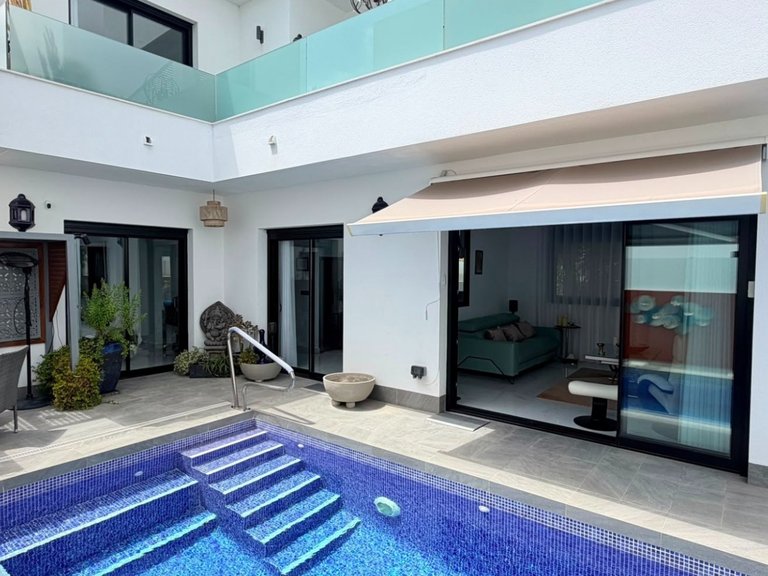 Villa for Sale in Los Montesinos, Alicante 2