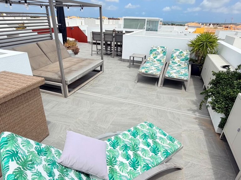 Villa for Sale in Los Montesinos, Alicante 40