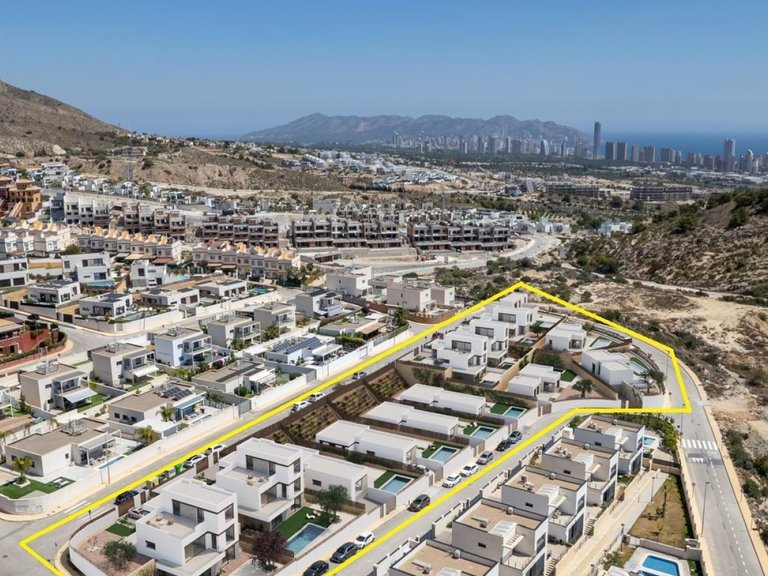 Villa for Sale in Finestrat, Alicante 3