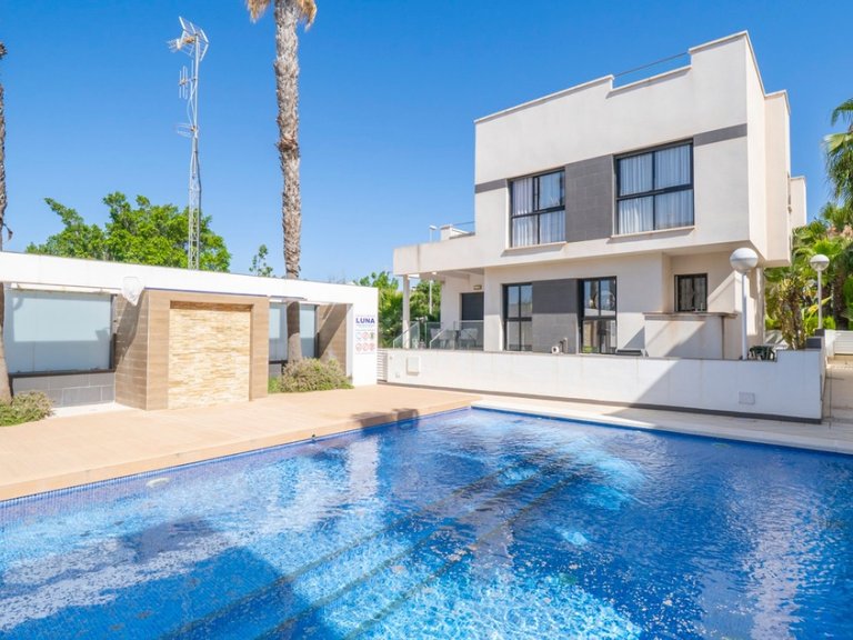 Villa for Sale in Ciudad Quesada, Alicante 1