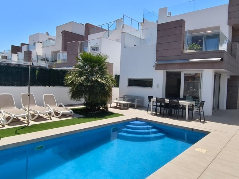 Villa for Sale in Guardamar Del Segura, Alicante 34