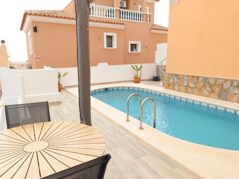 Villa for Sale in San Miguel De Salinas, Alicante 28