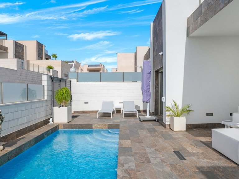 Villa for Sale in Orihuela Costa, Alicante 6