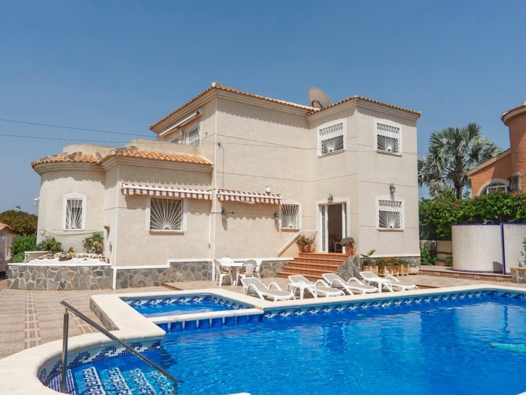 Villa for Sale in Ciudad Quesada, Alicante 1
