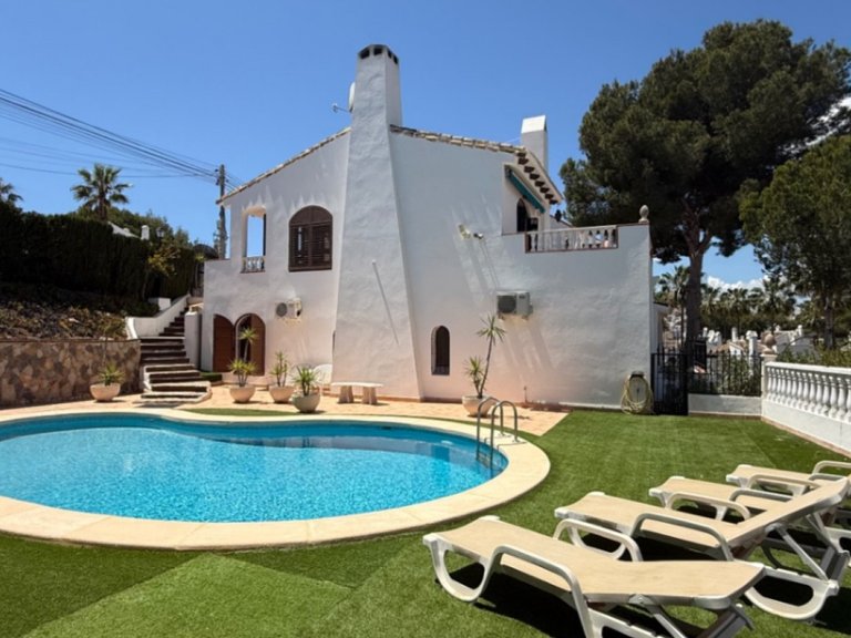 Villa for Sale in Orihuela, Alicante 1