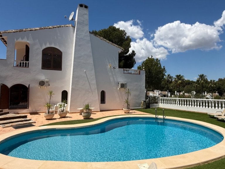 Villa for Sale in Orihuela, Alicante 44