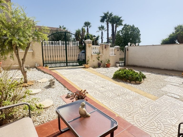 Villa for Sale in Orihuela Costa, Alicante 2