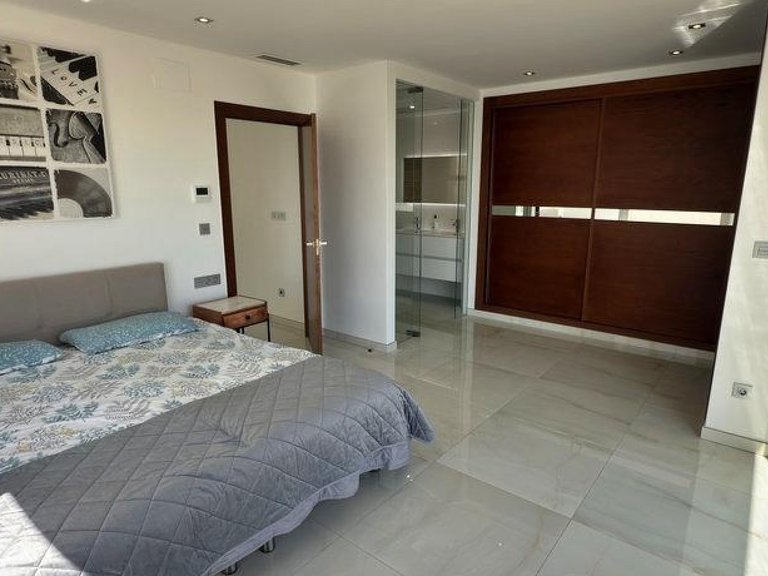 Villa for Sale in Orihuela Costa, Alicante 28