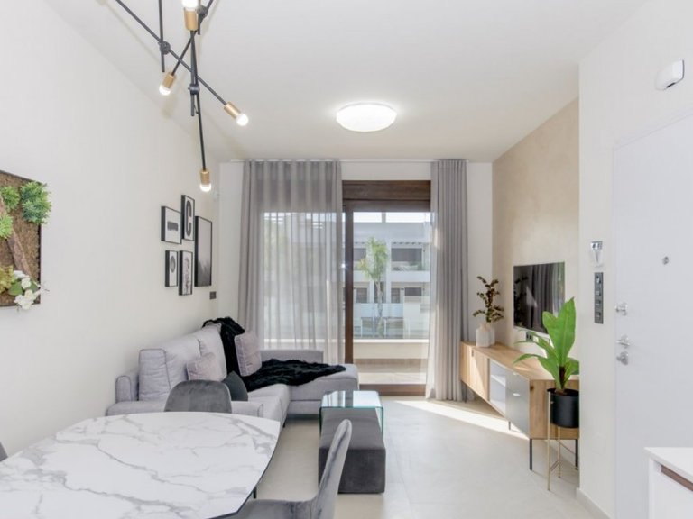 Villa for Sale in Torrevieja, Alicante 4