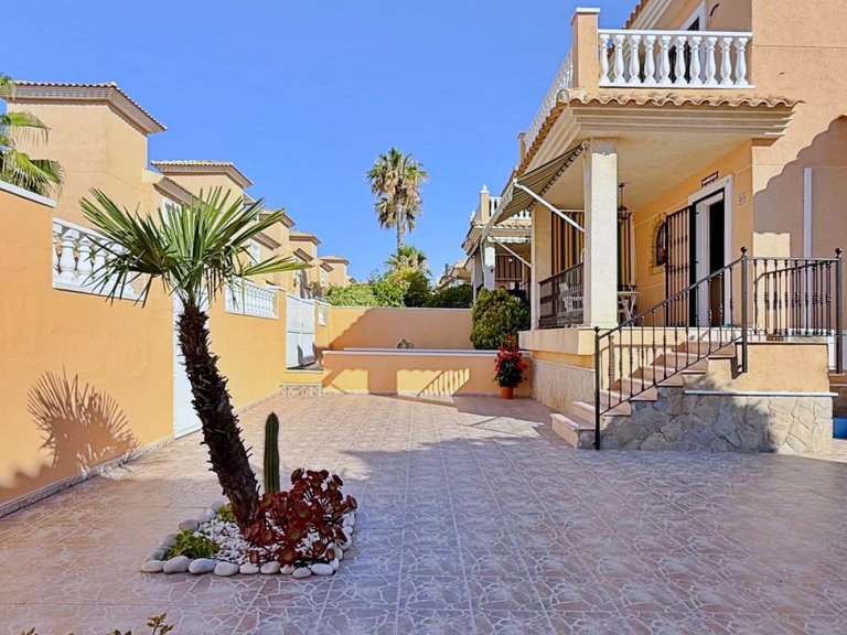 Villa for Sale in Orihuela, Alicante 8