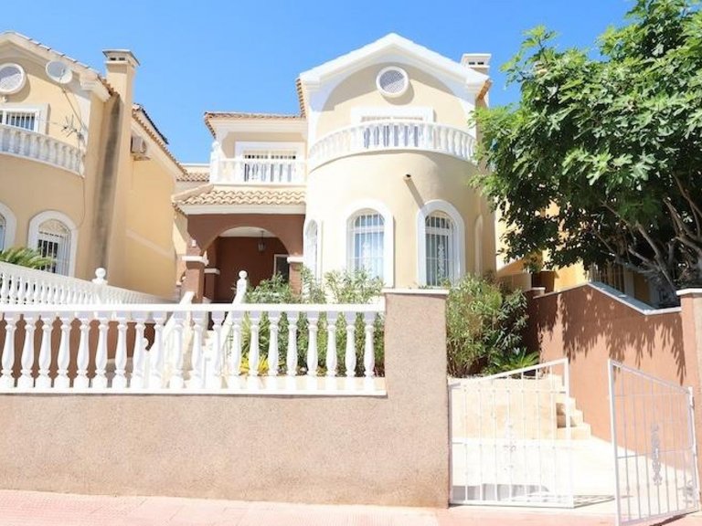 Villa for Sale in Orihuela Costa, Alicante 2