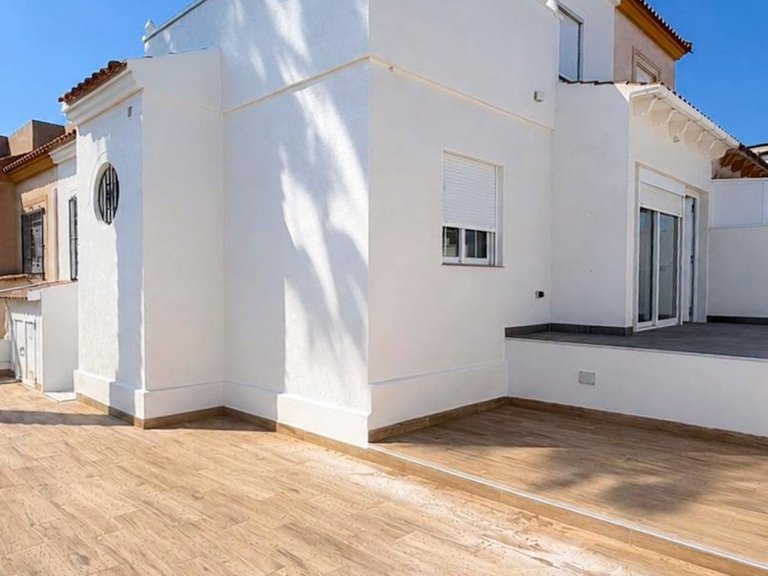 Town House for Sale in Orihuela Costa, Alicante 1