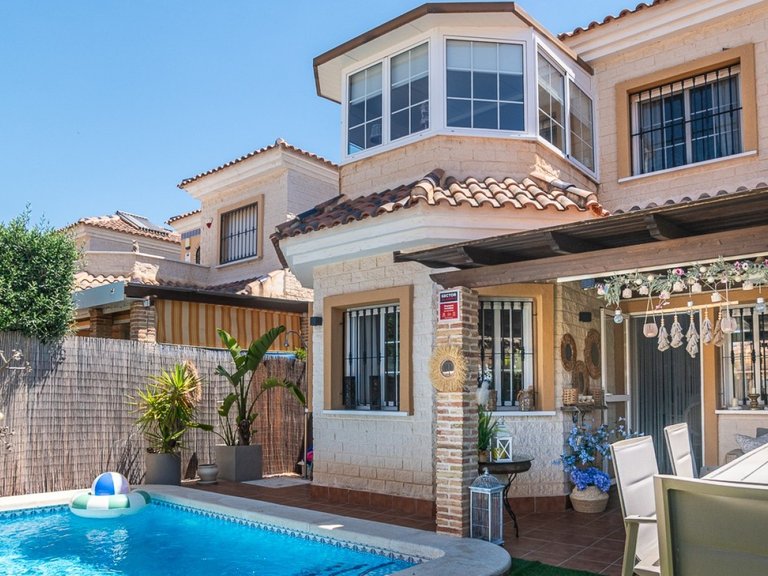 Villa for Sale in Guardamar Del Segura, Alicante 2