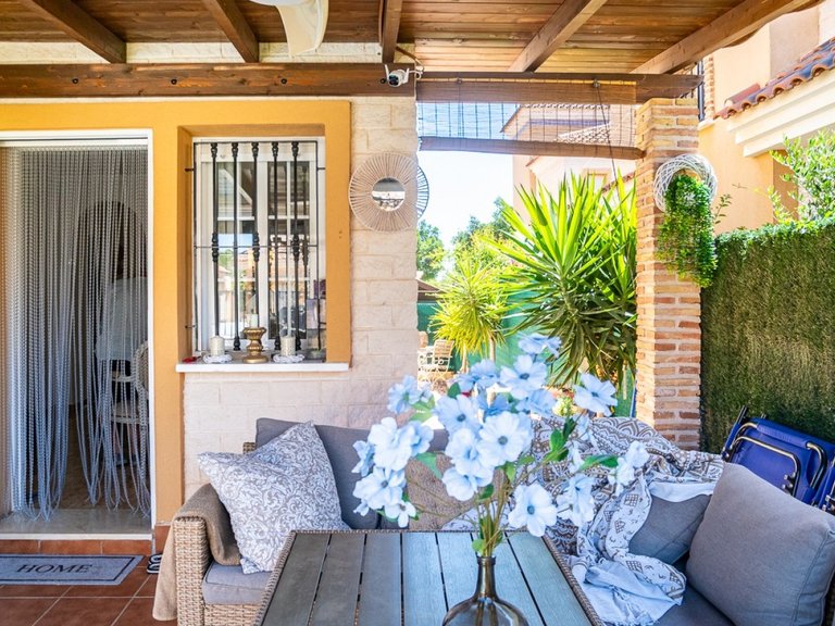 Villa for Sale in Guardamar Del Segura, Alicante 3