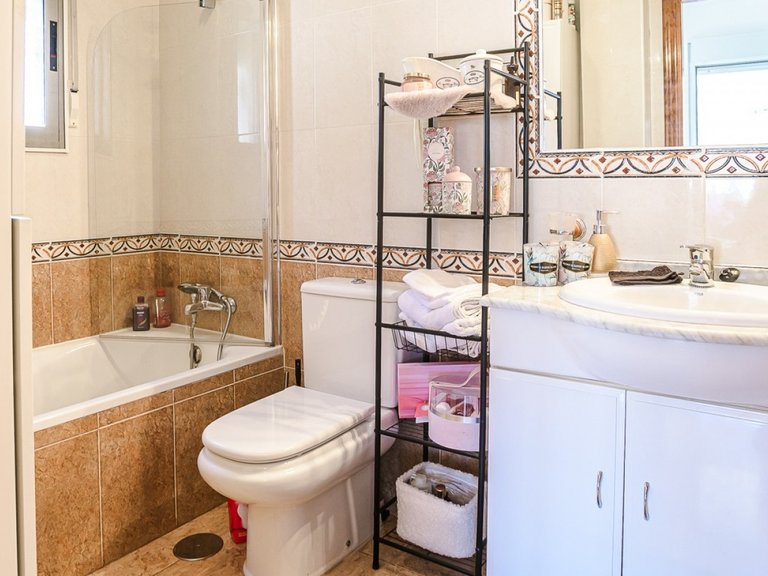 Villa for Sale in Guardamar Del Segura, Alicante 19