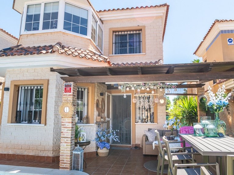 Villa for Sale in Guardamar Del Segura, Alicante 22