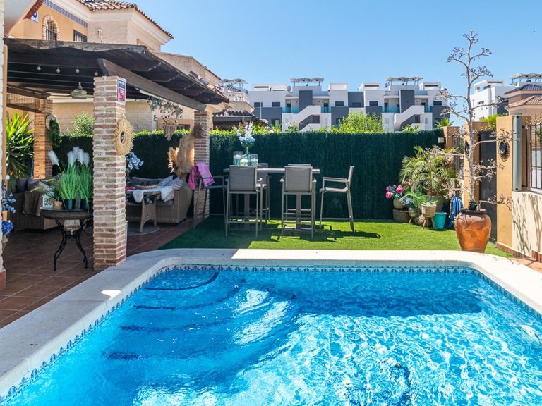 Villa for Sale in Guardamar Del Segura, Alicante 24
