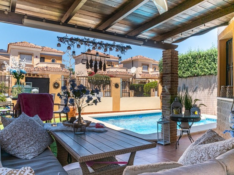 Villa for Sale in Guardamar Del Segura, Alicante 26