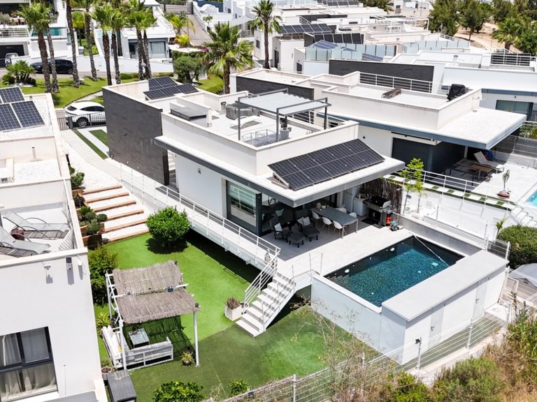 Villa for Sale in San Miguel De Salinas, Alicante 1