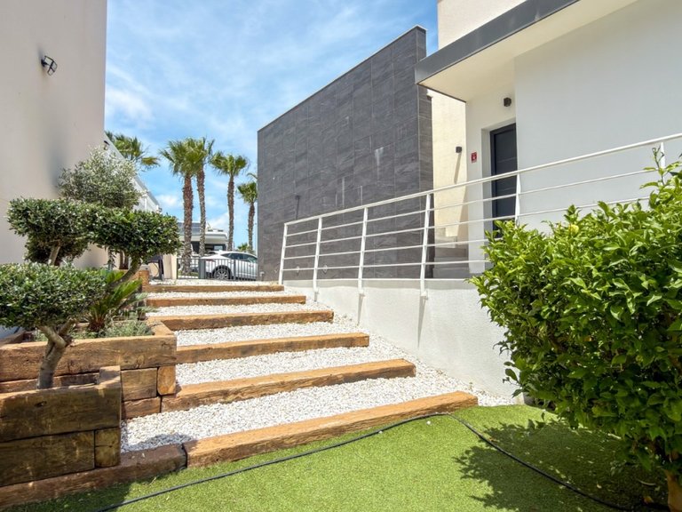 Villa for Sale in San Miguel De Salinas, Alicante 8