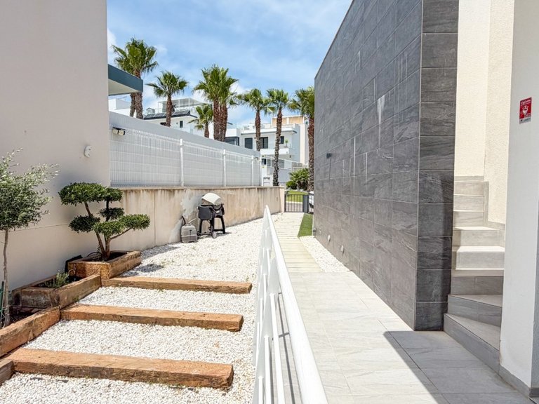 Villa for Sale in San Miguel De Salinas, Alicante 13