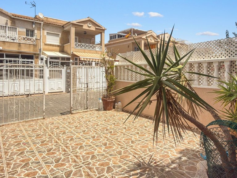 Town House for Sale in Torrevieja, Alicante 2