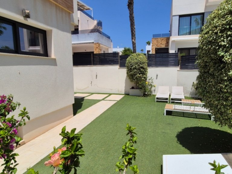 Villa for Sale in Torrevieja, Alicante 7