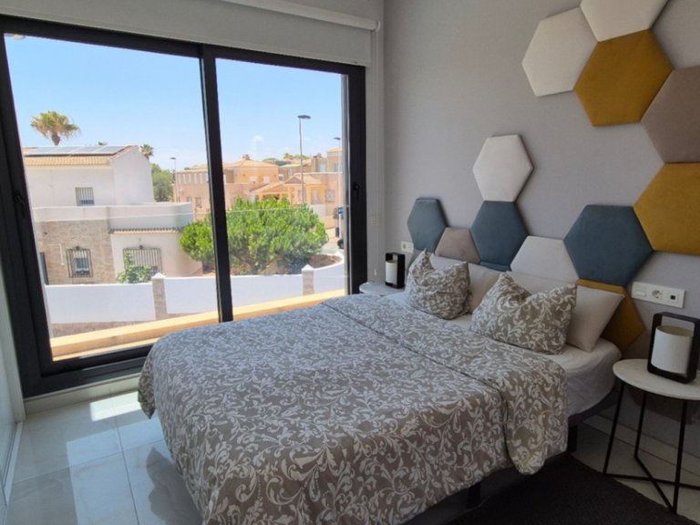 Villa for Sale in Torrevieja, Alicante 31