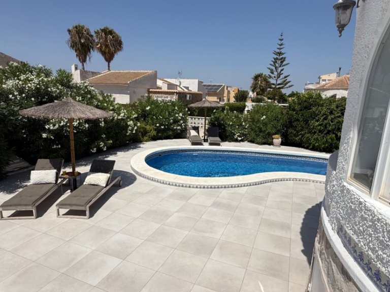Villa for Sale in Torrevieja, Alicante 5