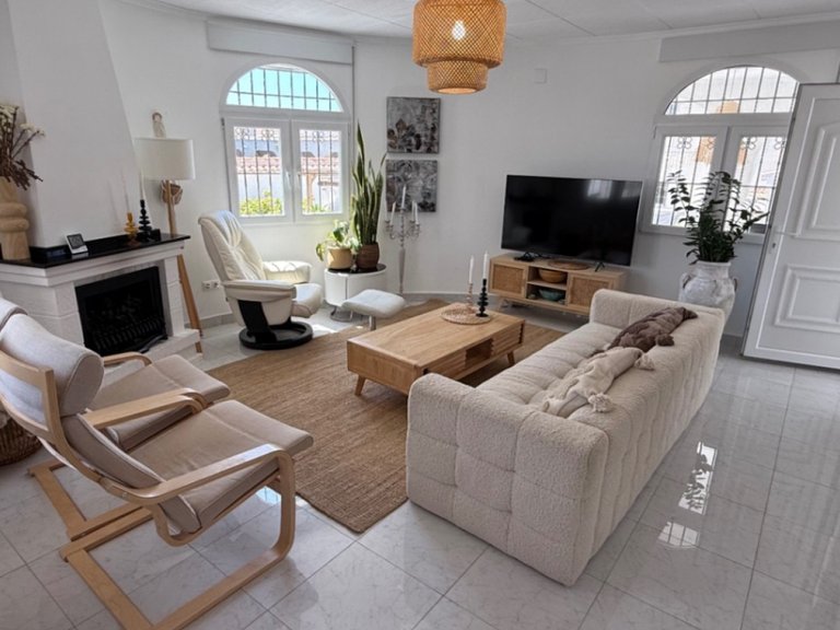 Villa for Sale in Torrevieja, Alicante 8