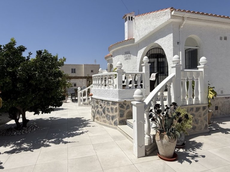 Villa for Sale in Torrevieja, Alicante 32