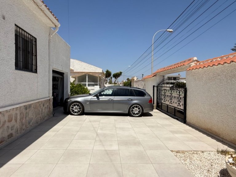 Villa for Sale in Torrevieja, Alicante 38
