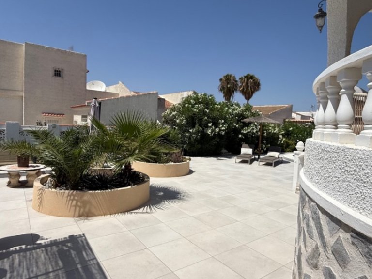 Villa for Sale in Torrevieja, Alicante 41