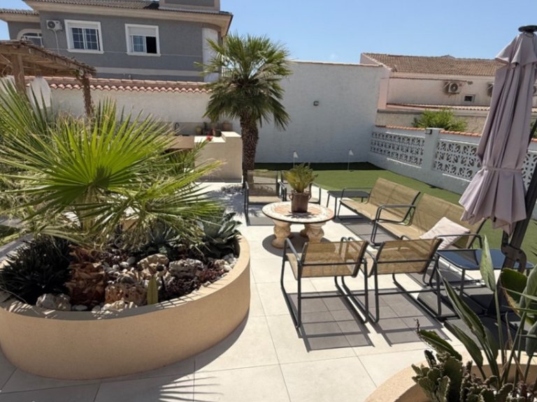 Villa for Sale in Torrevieja, Alicante 48